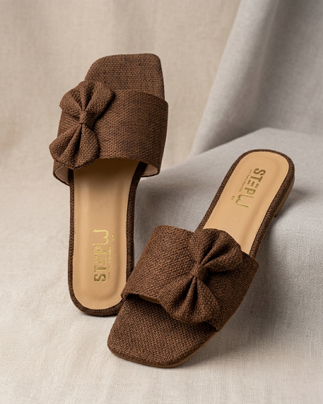 WOMENS PLAIN LEATHER FLATS