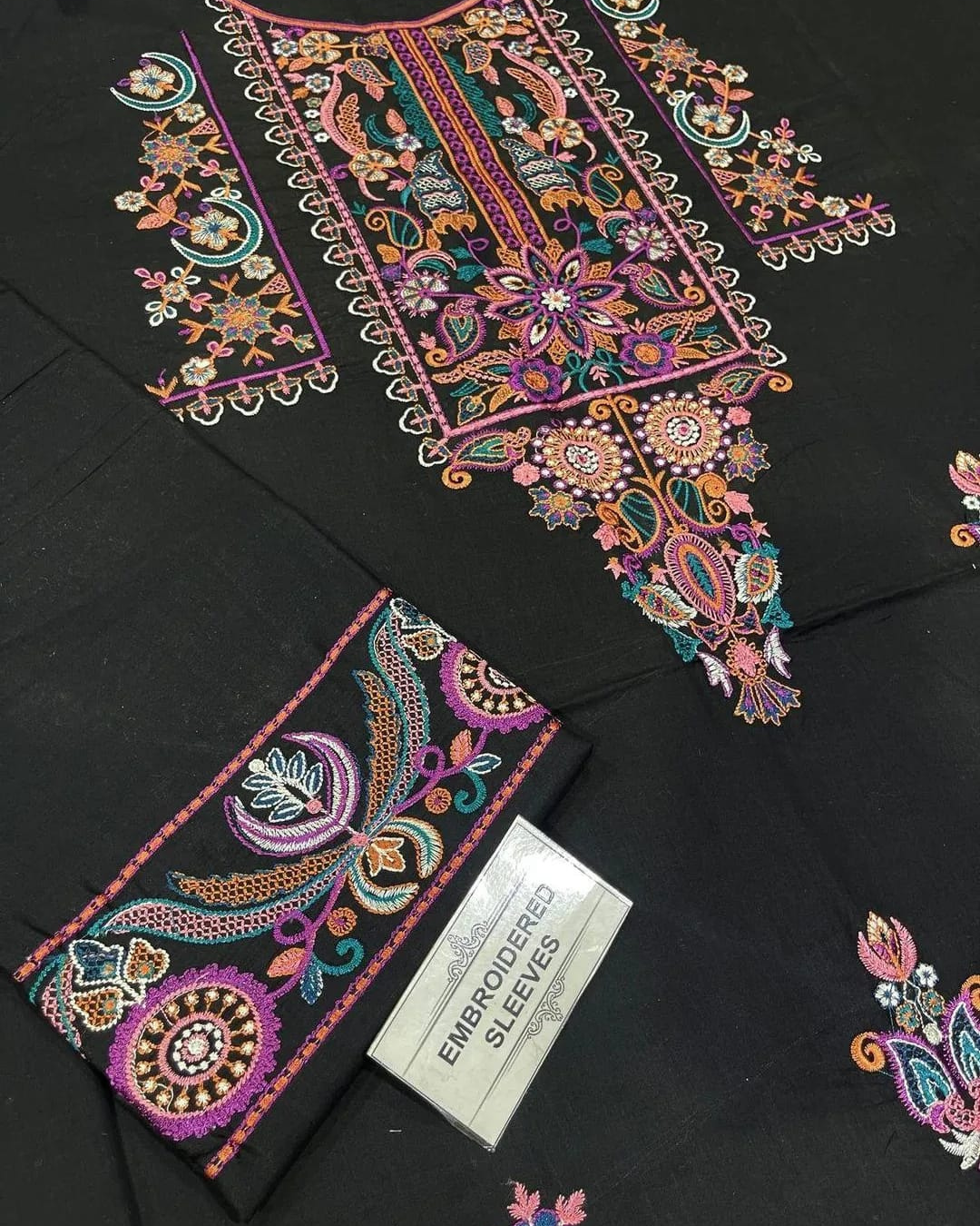 2PCS UNSTITCHTED LAWN EMBROIDERED SUIT